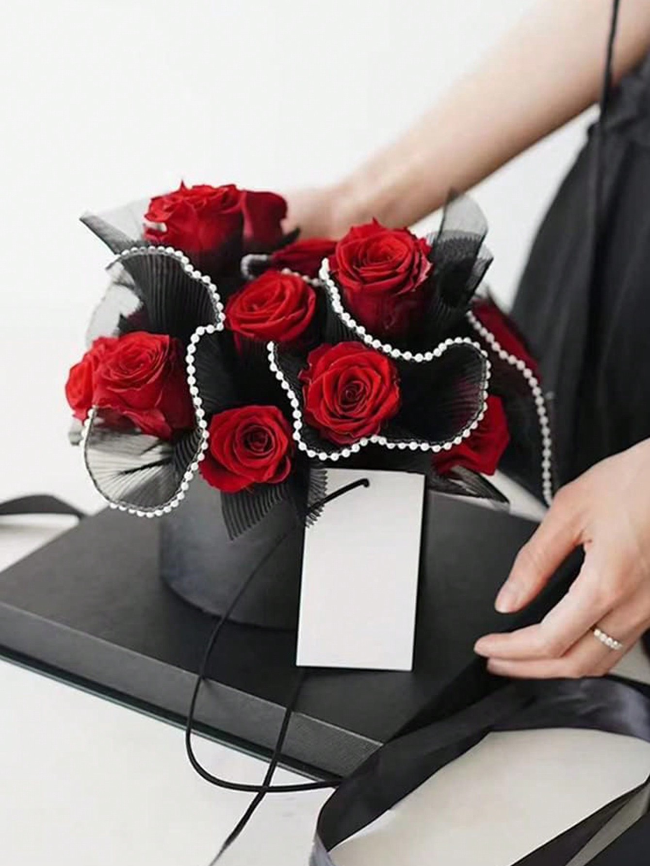 กระดาษตาข่ายห่อดอกไม้ขอบมุกเที - The Florist Supply บทวิจารณ์และราคา